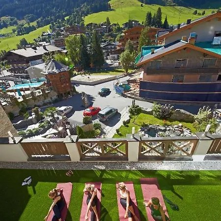 Alpine Palace Szálloda 5*