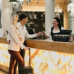 Alpine Palace מלון 5*