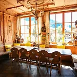Alpine Palace 호텔