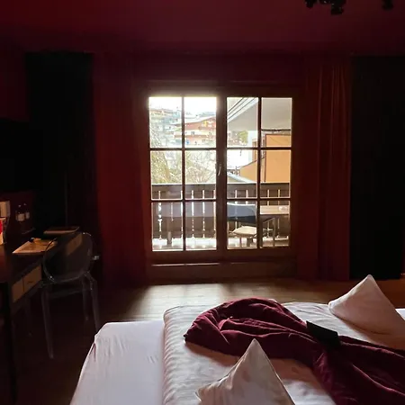 Alpine Palace 호텔