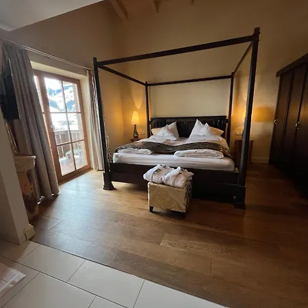 Hotel Alpine Palace