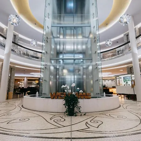 Alpine Palace Hotel