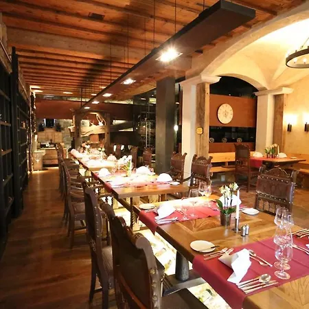 Alpine Palace Hotel 5*